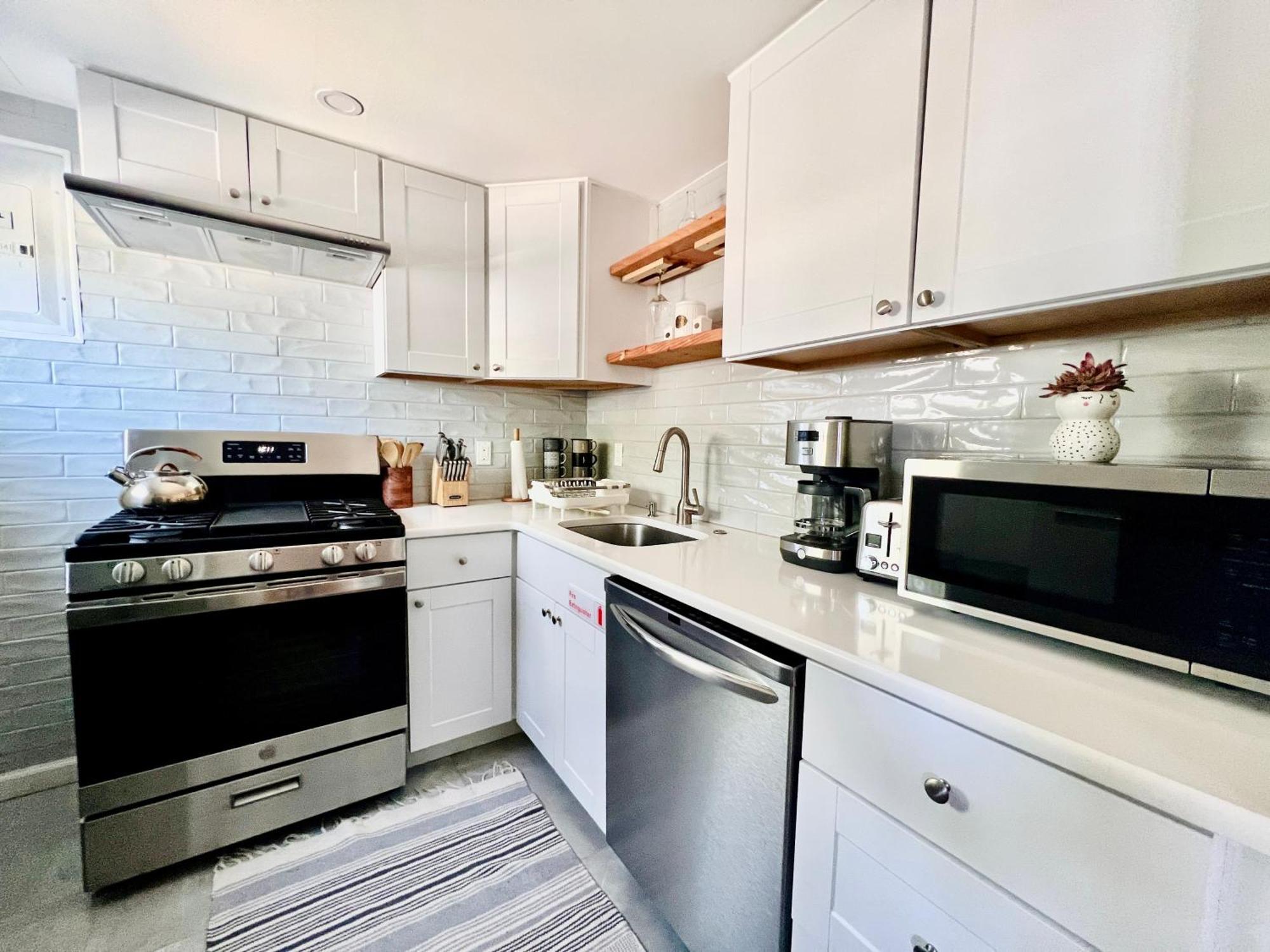 Ultra Modern - Entire 3 Bedroom Apartment - 5 Min Walk To The Beach ไวลด์วูด ภายนอก รูปภาพ